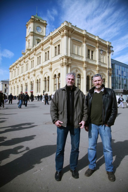 Kameramann Manuel Fenn und Ingo Burghardt nach den Dreharbeiten in Moskau